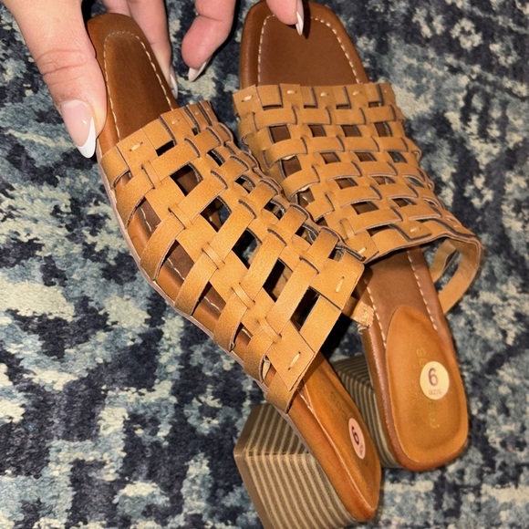 Heels - Picture 2 of 2